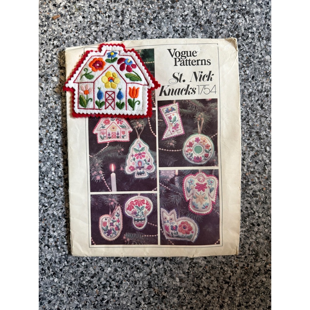 Vogue Patterns 1754 St Nick Knacks Christmas Ornaments Stockings Vintage Sewing